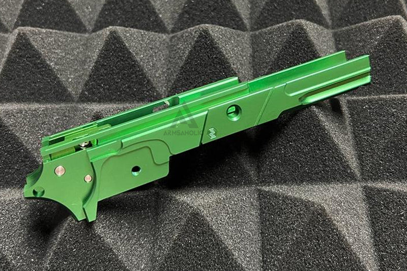 Load image into Gallery viewer, EDGE Custom "STRAT" 3.9 inch Aluminum Frame for Hi-Capa - Green #EDGE-AF001-39-GN