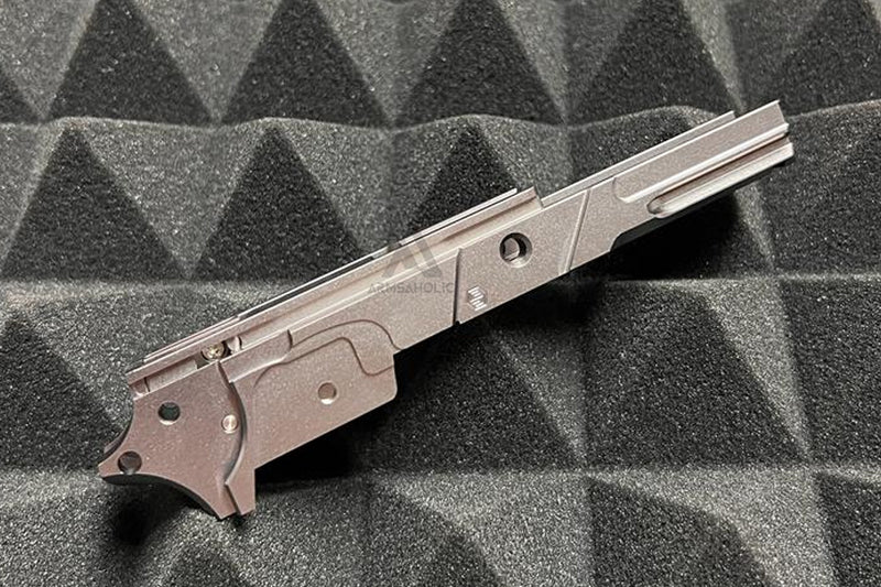 Load image into Gallery viewer, EDGE Custom "STRAT" 3.9 inch Aluminum Frame for Hi-Capa - Grey #EDGE-AF001-39-GY