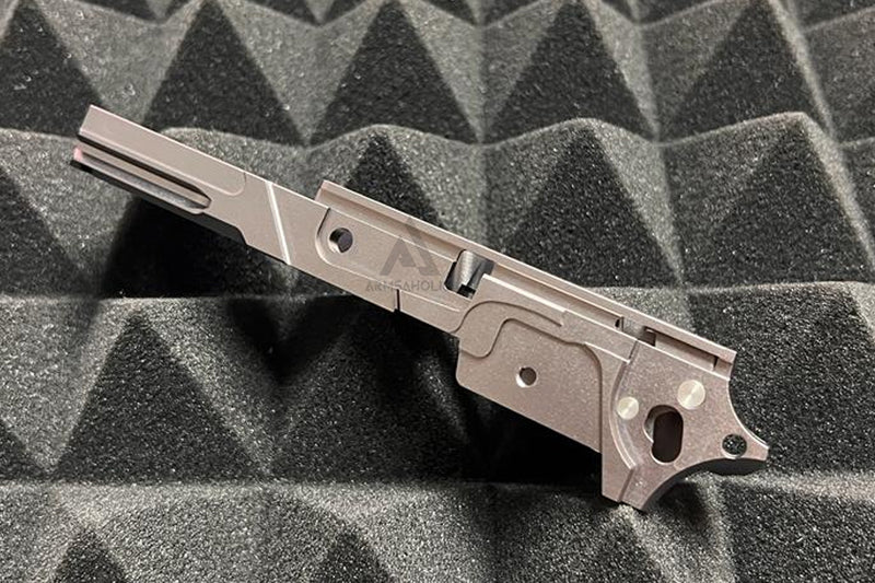 Load image into Gallery viewer, EDGE Custom "STRAT" 3.9 inch Aluminum Frame for Hi-Capa - Grey #EDGE-AF001-39-GY