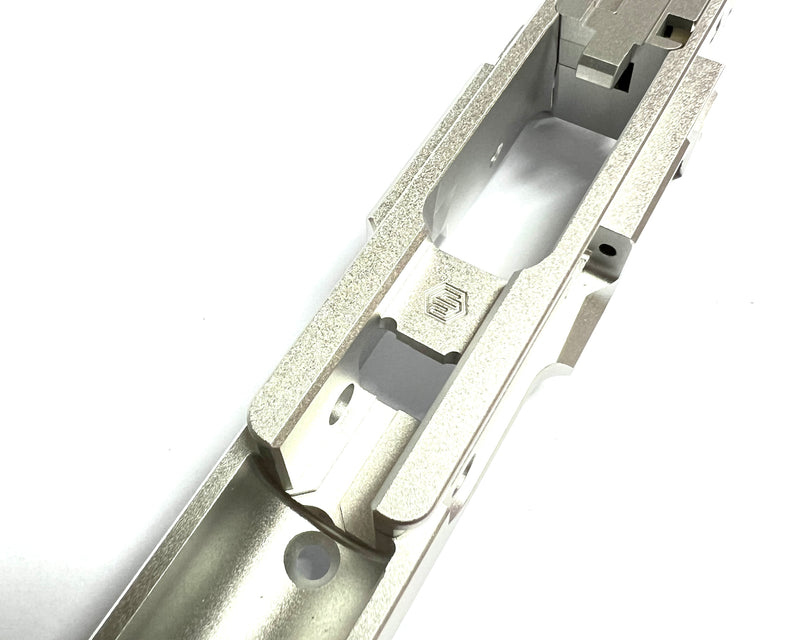 Load image into Gallery viewer, EDGE "LimCat BattleCat" Aluminum 3.9" for Hi-CAPA - Silver #EDGE-AF002-39-SL