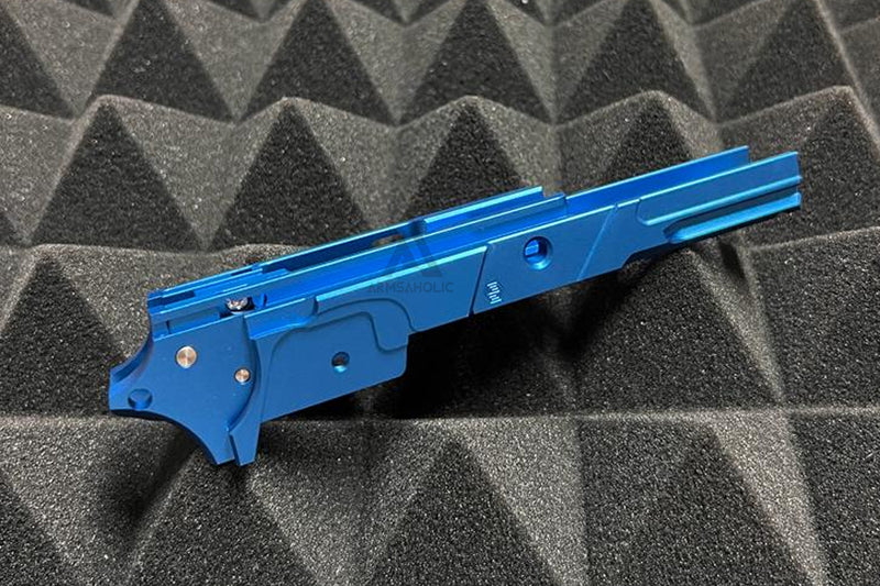 Load image into Gallery viewer, EDGE Custom &quot;STRAT&quot; 3.9 inch Aluminum Frame for Hi-Capa - Blue #EDGE-AF001-39-BL
