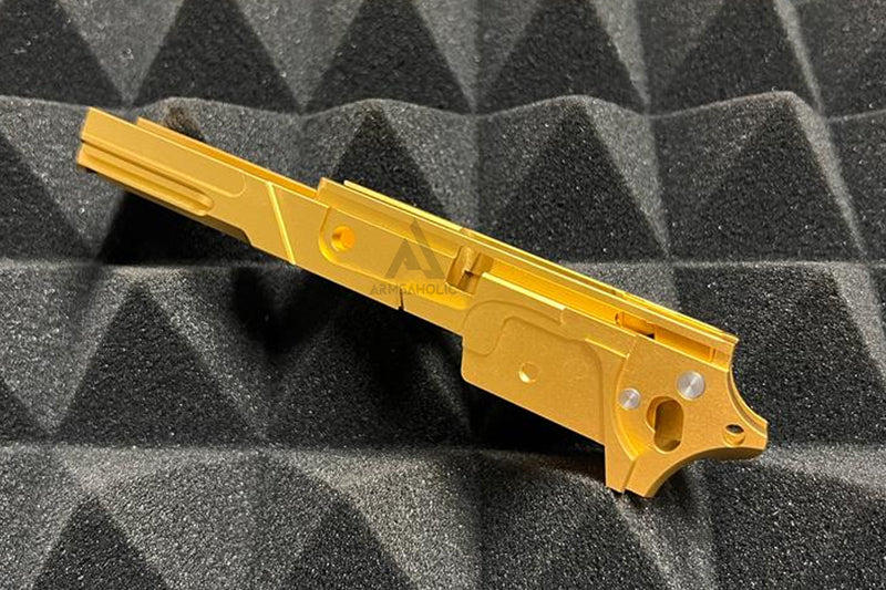Load image into Gallery viewer, EDGE Custom &quot;STRAT&quot; 3.9 inch Aluminum Frame for Hi-Capa - Gold #EDGE-AF001-39-GD

